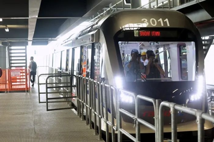 Billions saved as LRT3 nears completion