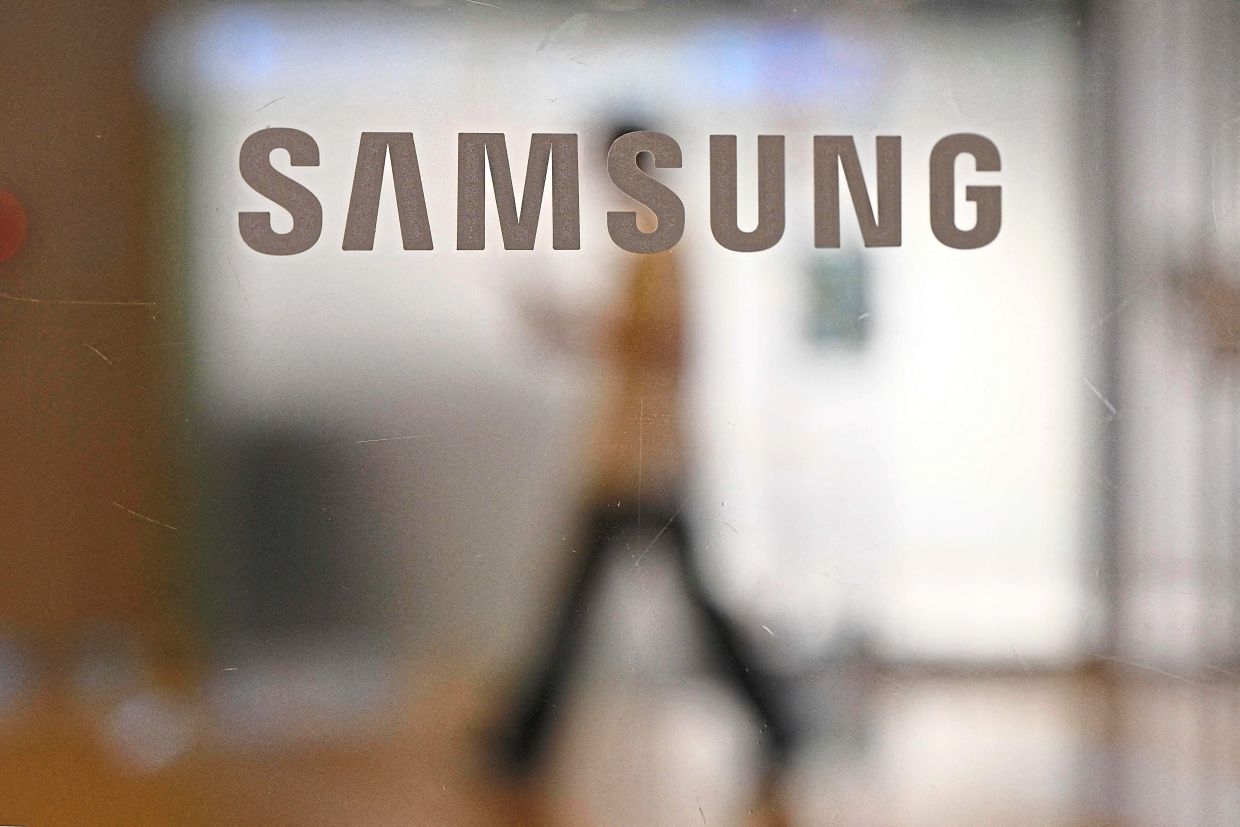 Samsung Q2 profit drops 55% on weak AI chip sales, China curbs
