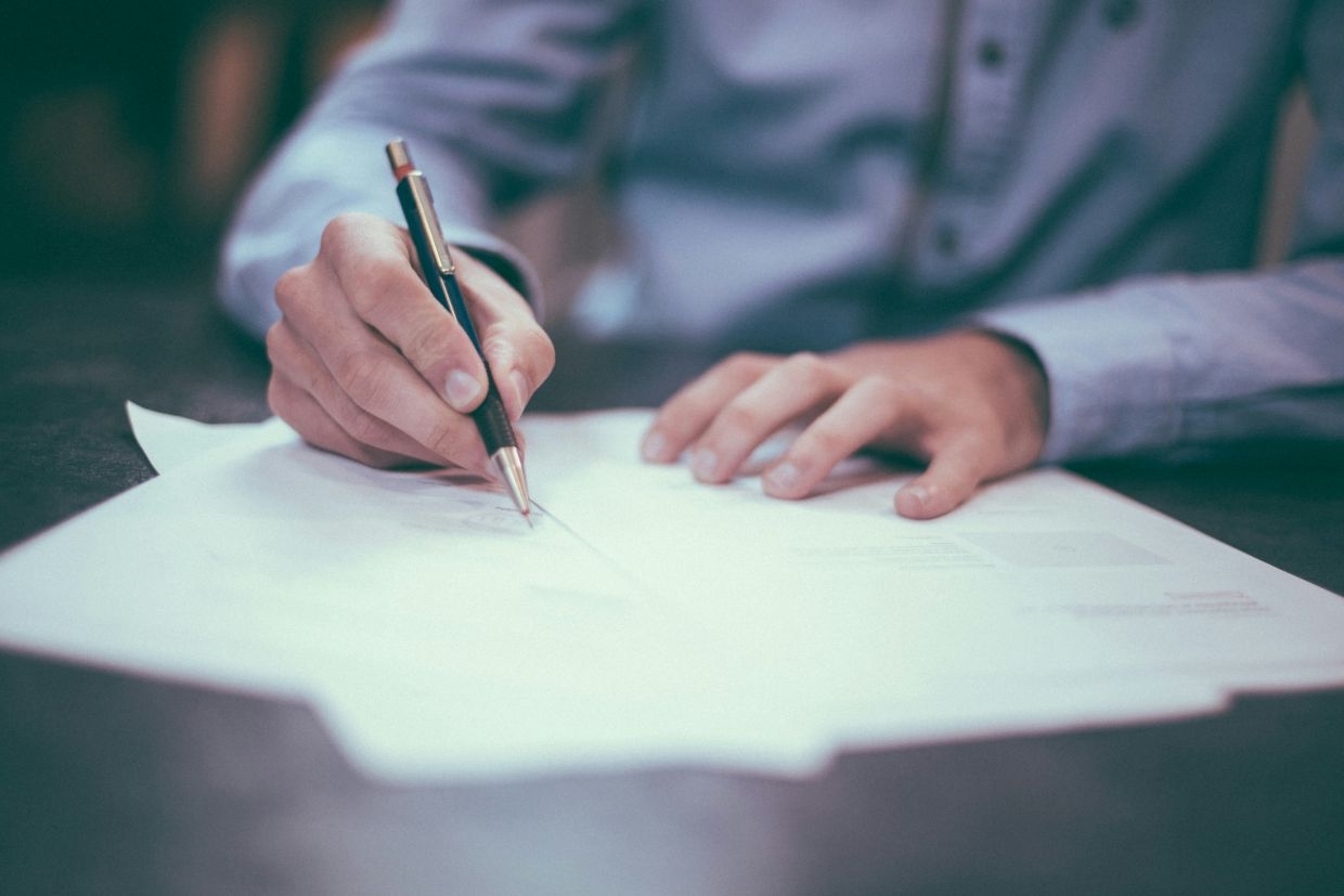 Rise in AI-generated CVs raises red flags among recruiters