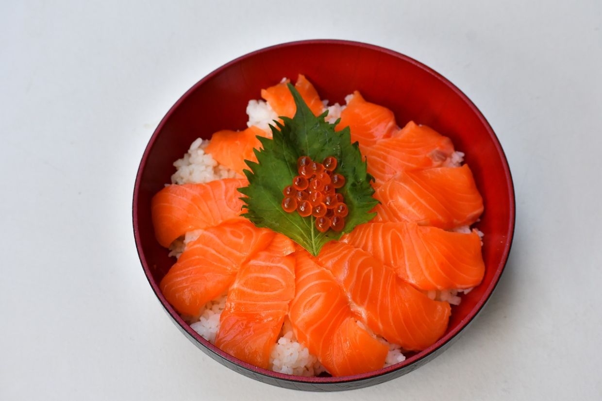 This robot uses Japanese tradition and AI for sashimi that lasts longer and is more humane