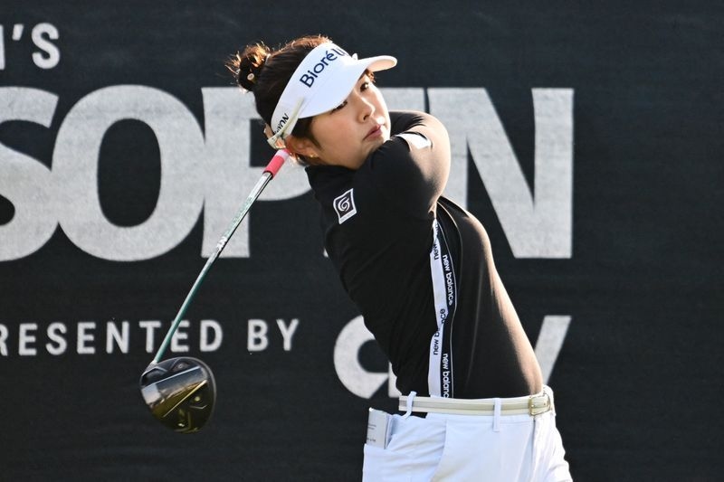 Golf-Japan's Yamashita surges into lead at Women's Open