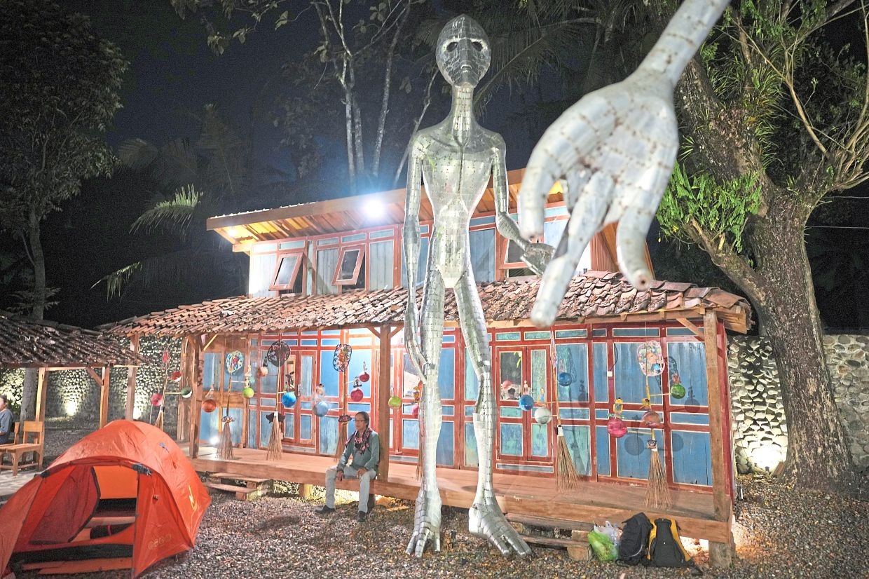 Space oddities take centre stage