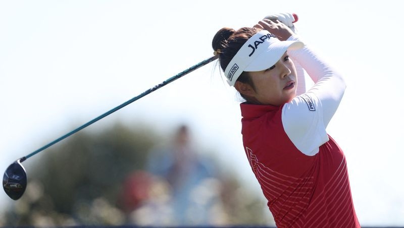 Golf-Birthday girl Yamashita clings to Women's Open lead despite wobbly round