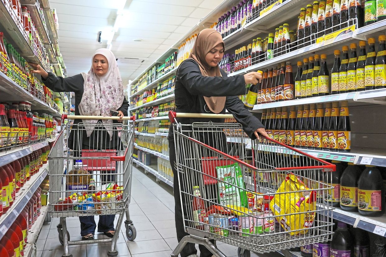Aid helps single mums stretch the ringgit