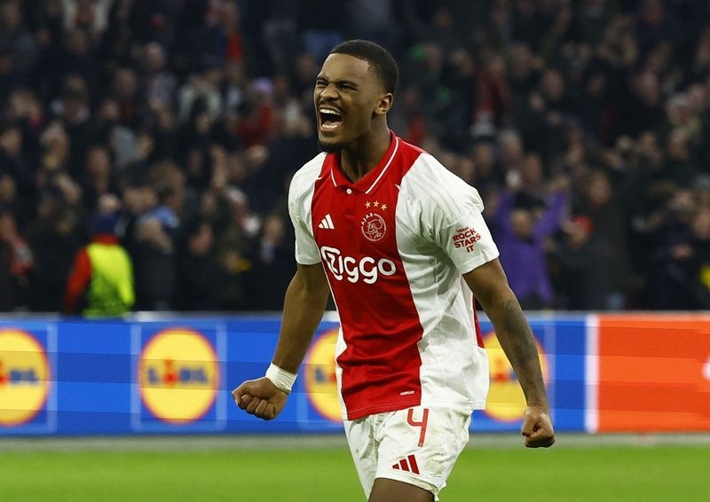 Soccer-Chelsea sign Dutch defender Hato from Ajax