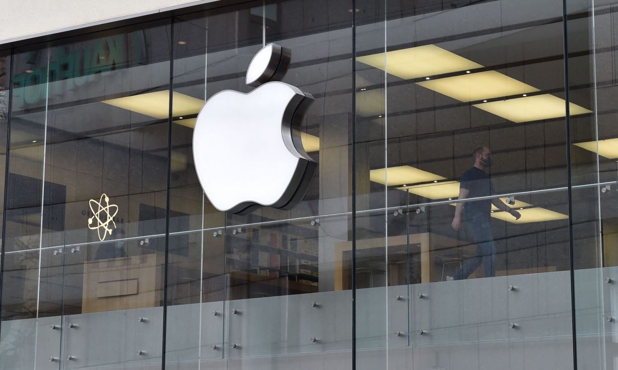 Apple CEO tells staff AI is 'ours to grab' in hourlong pep talk