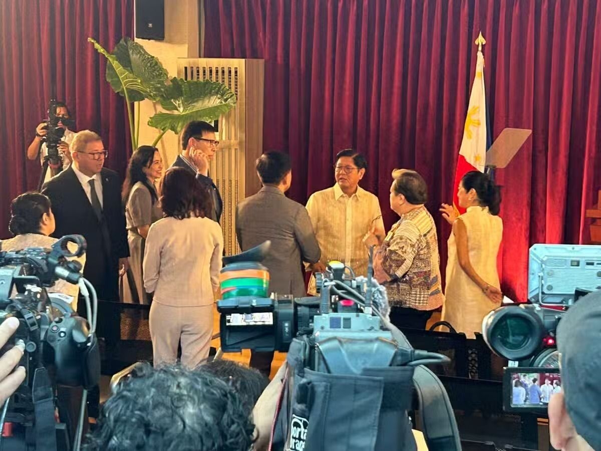 Marcos flies to India for five-day state visit