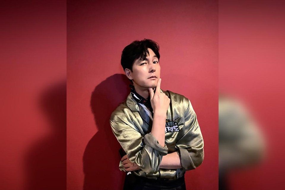 K-actor Jung Woo-sung reportedly registered marriage with non-celeb girlfriend