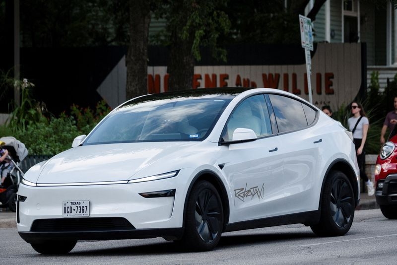 Analysis-Autopilot verdict deals Tesla a 'black eye', threatens Musk's robotaxi ambitions