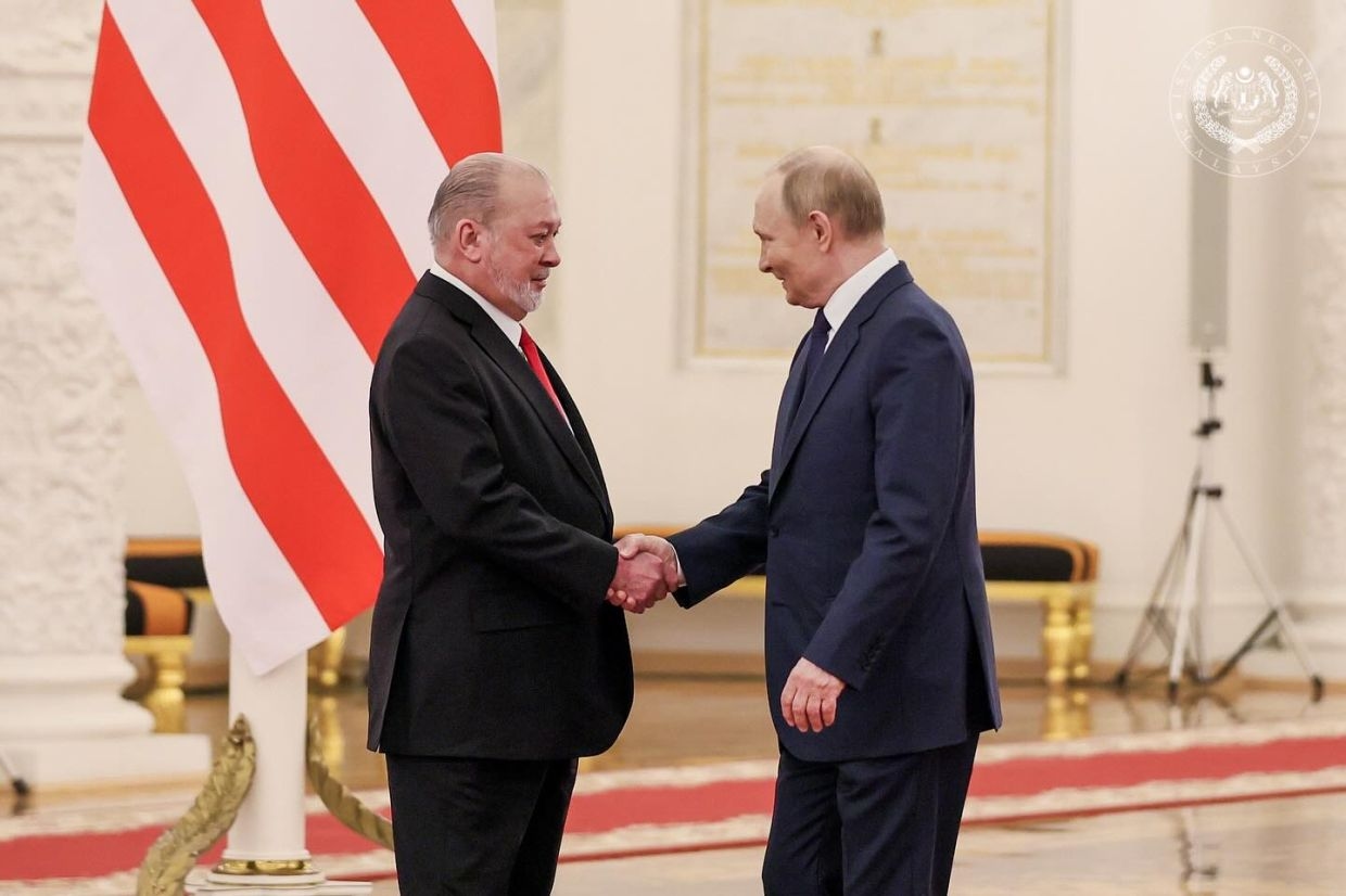 King meets Putin during landmark state visit