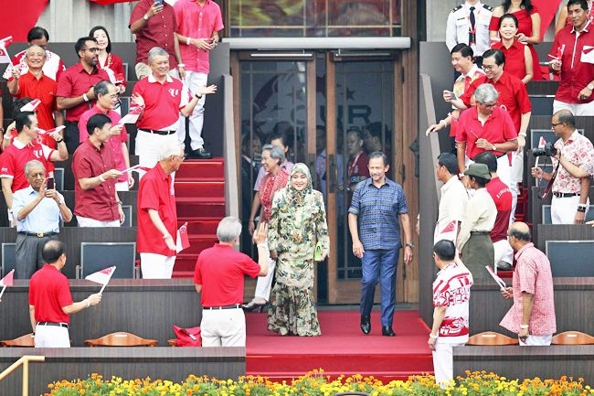 Brunei Sultan and consort to attend Singapore's 60th National Day Parade