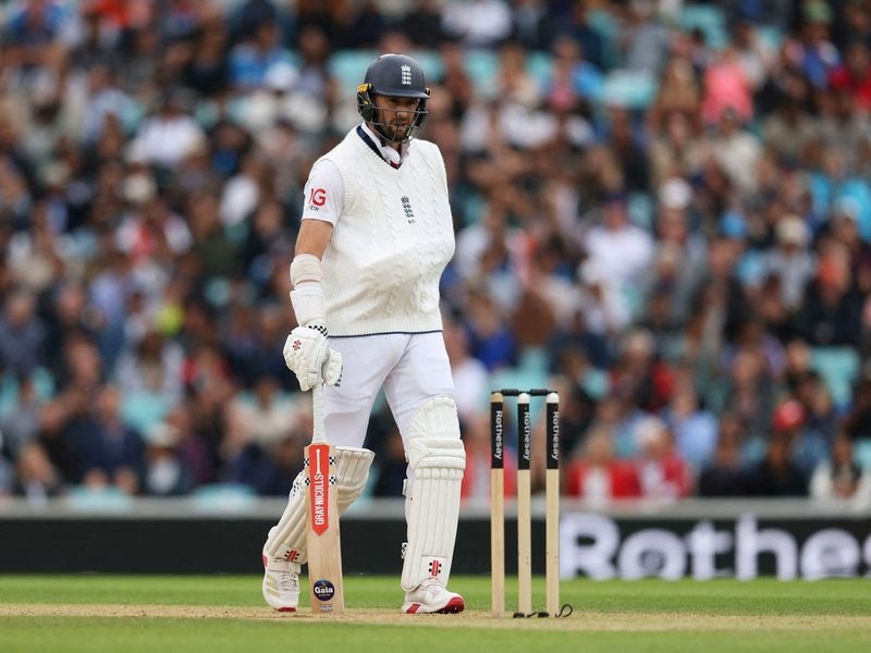 Cricket-England's Woakes 'gutted' he could not win single-handedly at Oval