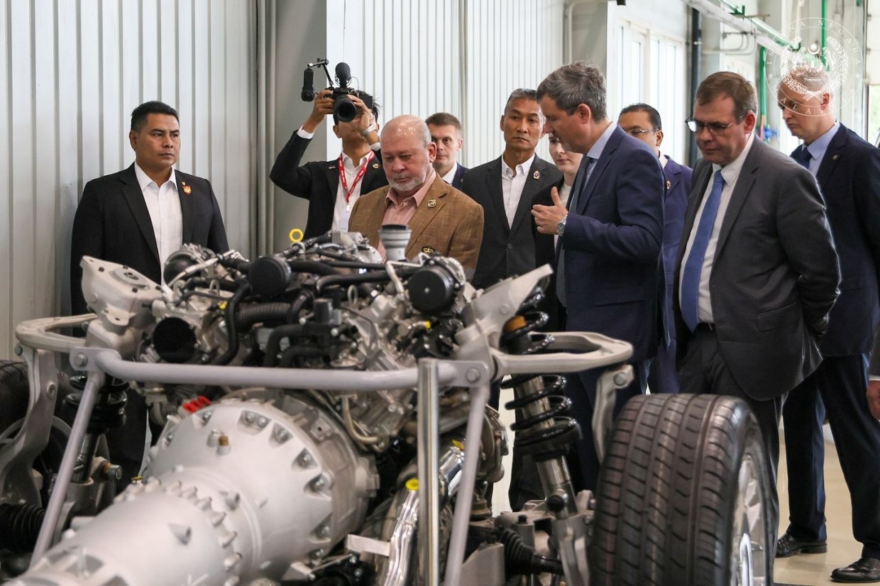 Sultan Ibrahim visits Russia's leading automotive research centre in Moscow