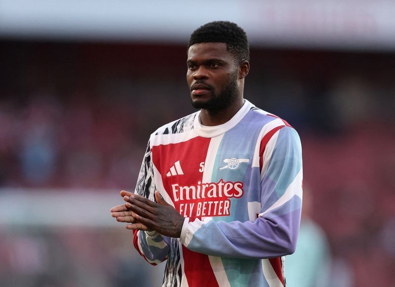 Soccer-Villarreal sign former Arsenal midfielder Partey