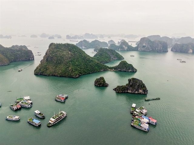 Tour boats in Ha Long Bay to complete AIS installation by Aug 15