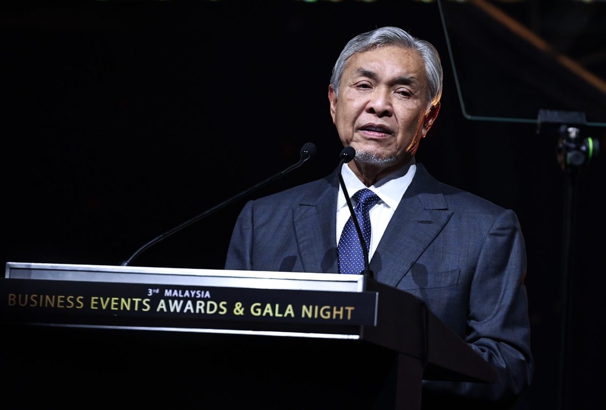 Malaysia, Singapore hold talks to explore new areas of cooperation