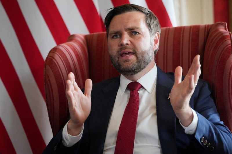 Vance says US working to set up Putin-Zelenskiy talks