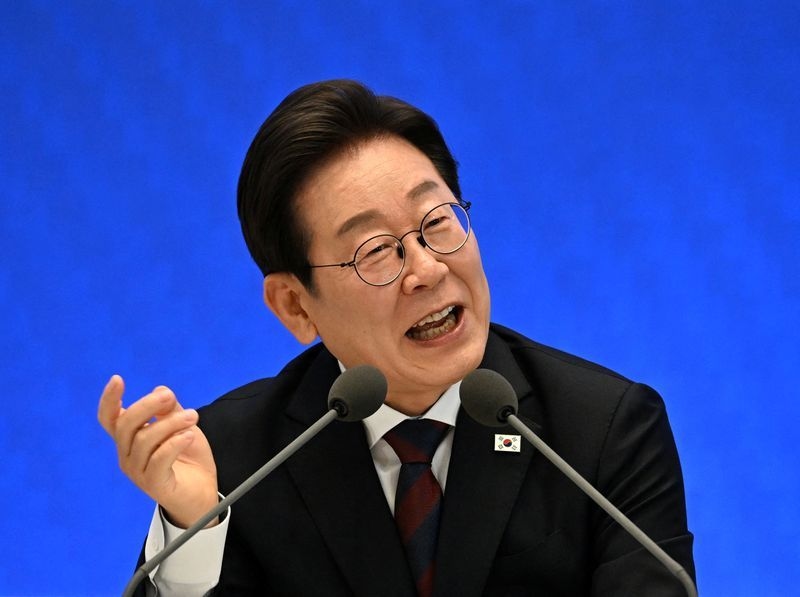 South Korea, Vietnam leaders to pledge deeper ties amid trade challenges