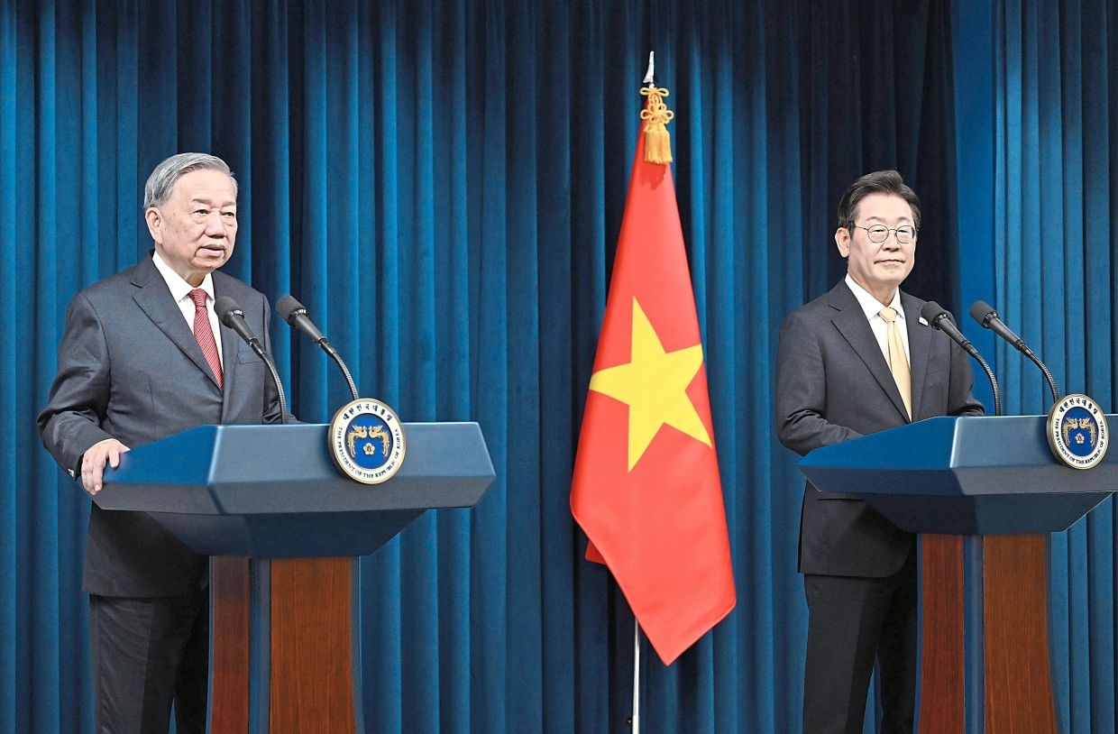 Pledging to deepen ties