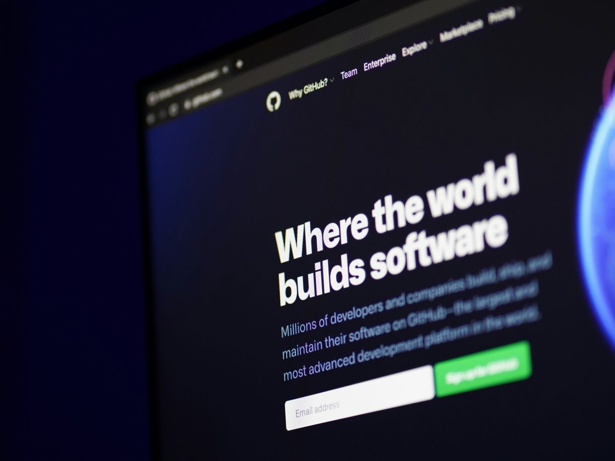 GitHub CEO to leave Microsoft amid steep AI competition