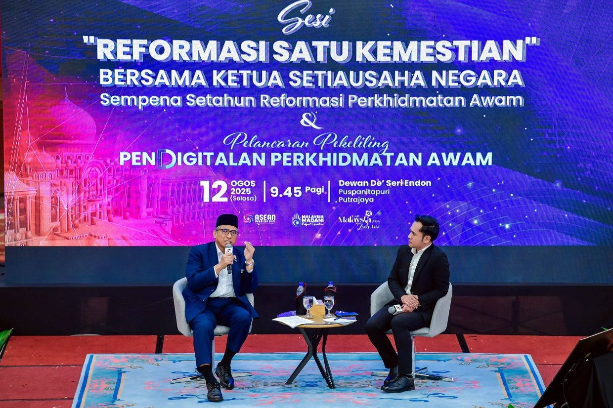 Drop 'Bahasa Putrajaya', use simple terms, Chief Secretary tells civil servants