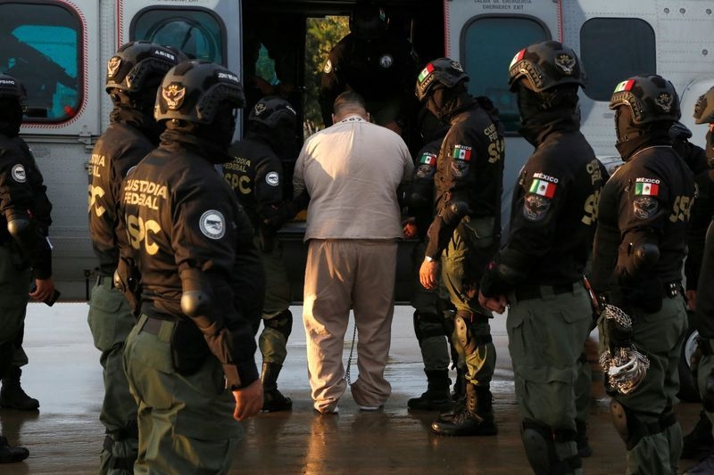 Mexico, under pressure from Trump, transfers 26 more cartel members to US