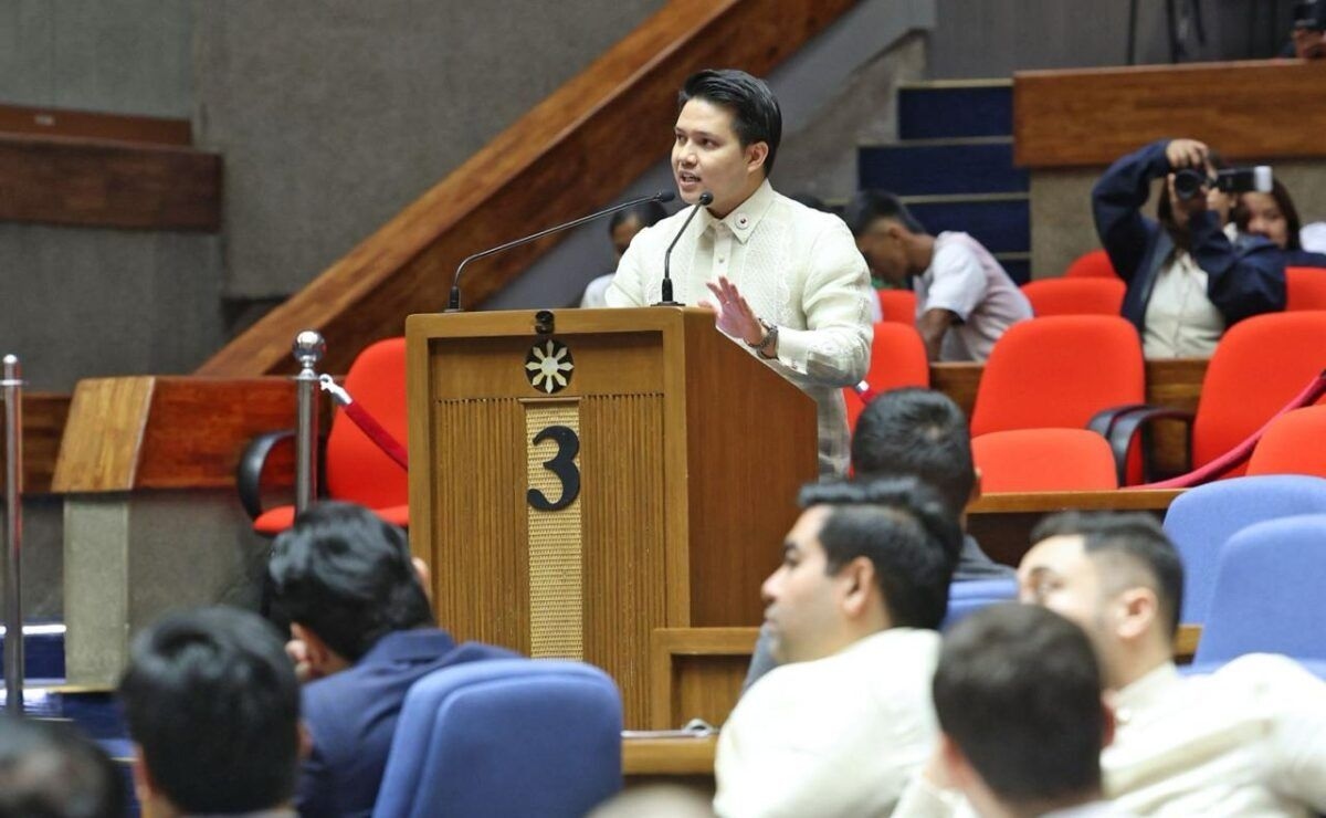 Philippine lawmaker hails order for e-wallet providers to cut ties with online gambling sites