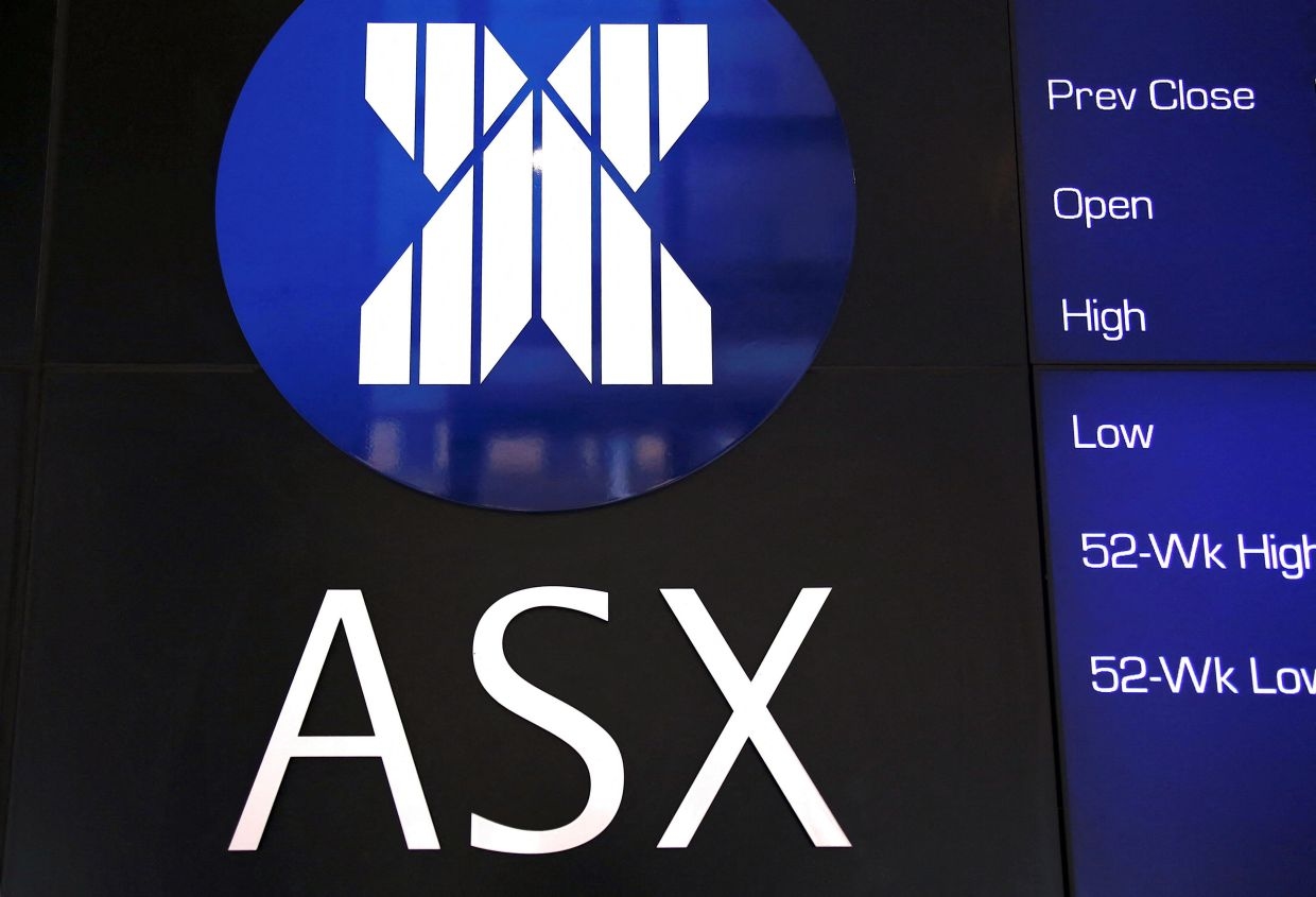 Australian shares cross 8,900 level for first time, banks do the heavy lifting