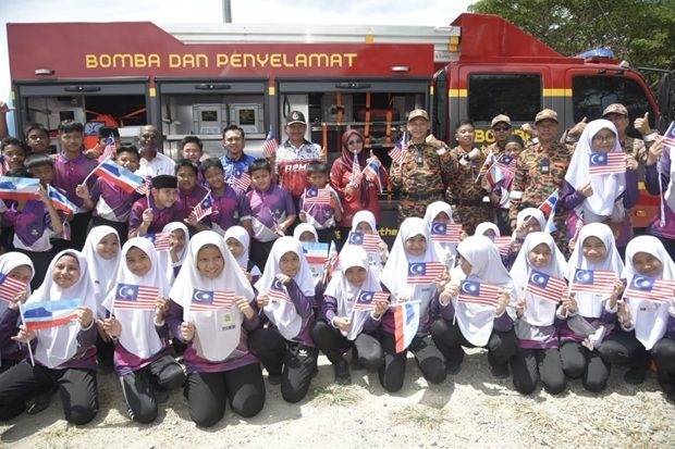Sabah Information Department urges unity through Jalur Gemilang, state flag display