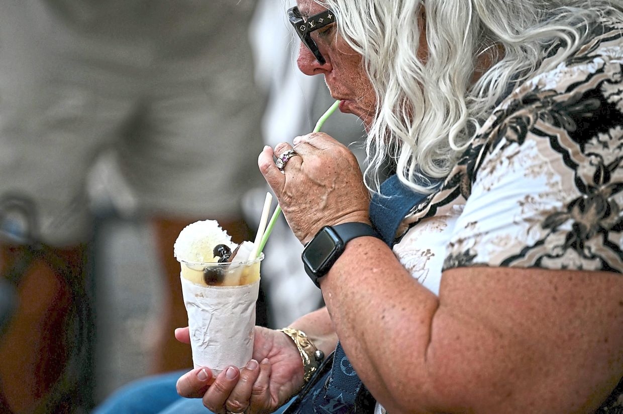 Romans turn to vintage snow cones to stay cool amid heatwaves