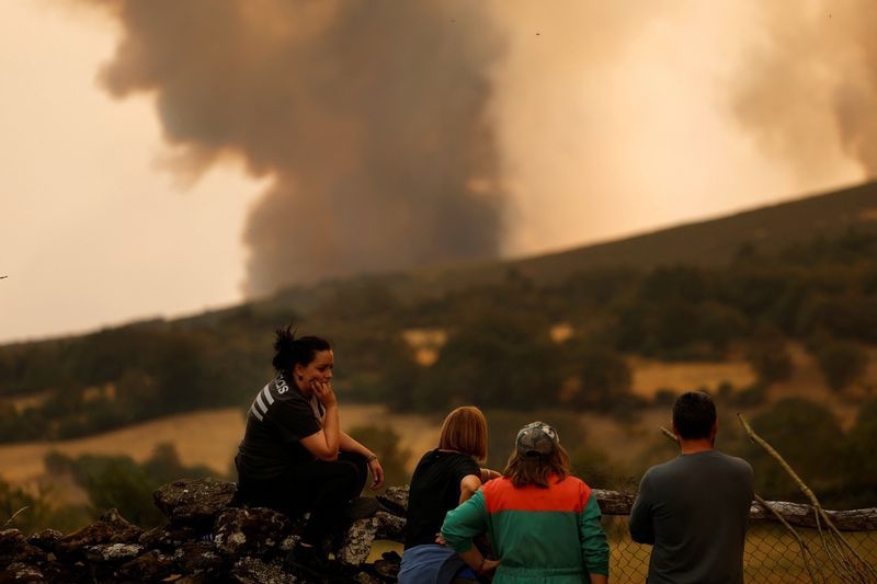 Spain battles 14 major fires with 'unfavourable conditions' expected to fuel more
