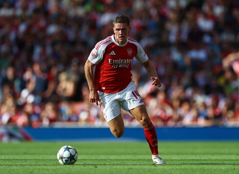 Soccer-Gyokeres set for Arsenal debut at Man Utd, says Arteta