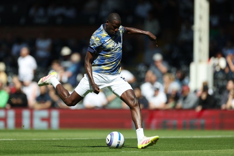 Soccer-Former Everton midfielder Doucoure joins Neom
