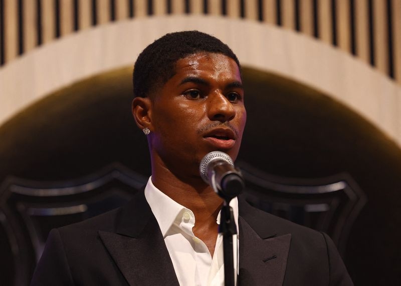 Soccer-Barcelona's Rashford, Garcia registered by LaLiga in time for opener