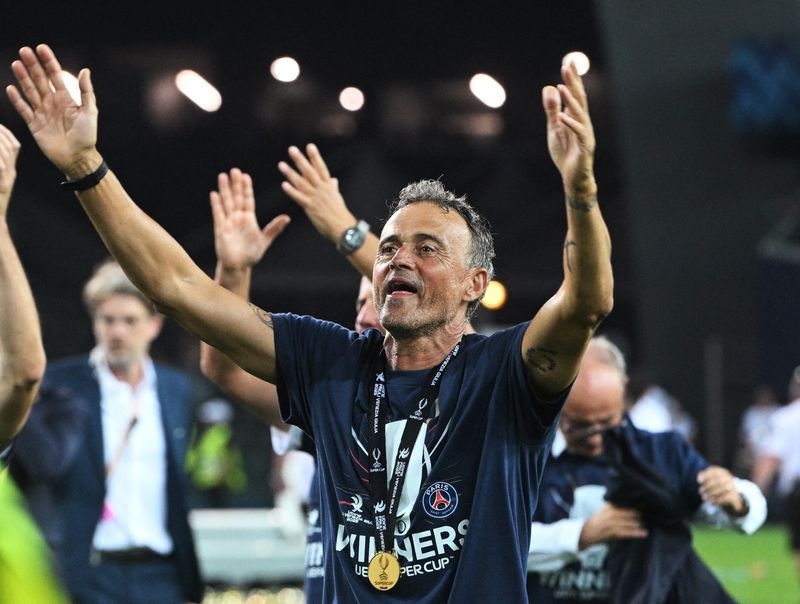 Soccer-Ambitious PSG want to continue making history, says Luis Enrique