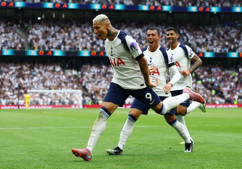 Soccer-Dazzling double for Richarlison, winning return to Premier League for Sunderland