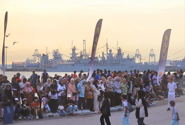 Navy parade drawing large crowds at Penang Esplanade