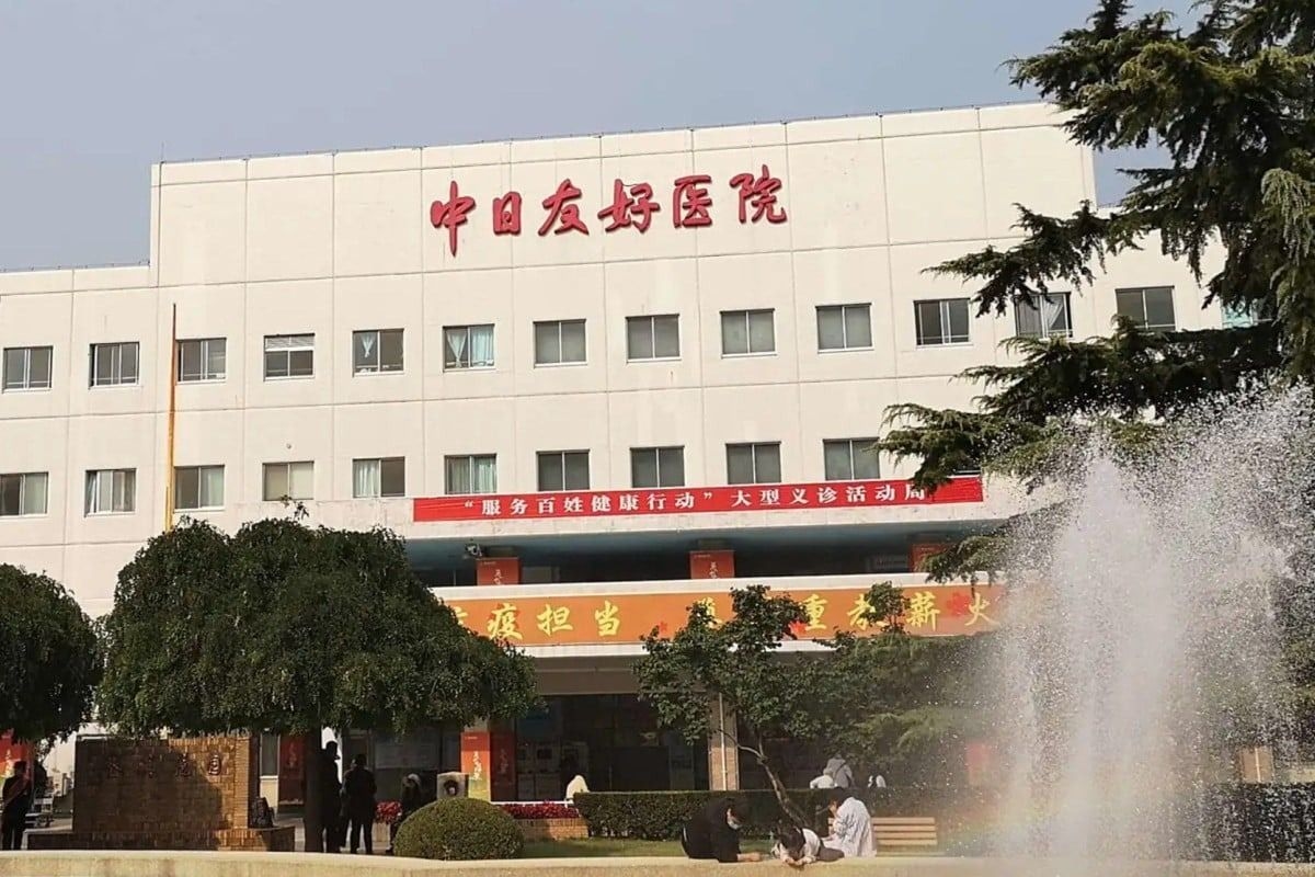 China's top medical bosses taken to task after doctor abandons surgery to defend mistress