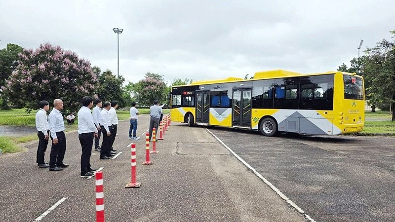 Bus Rapid Transit drivers begin training ahead of trial run in Vientiane