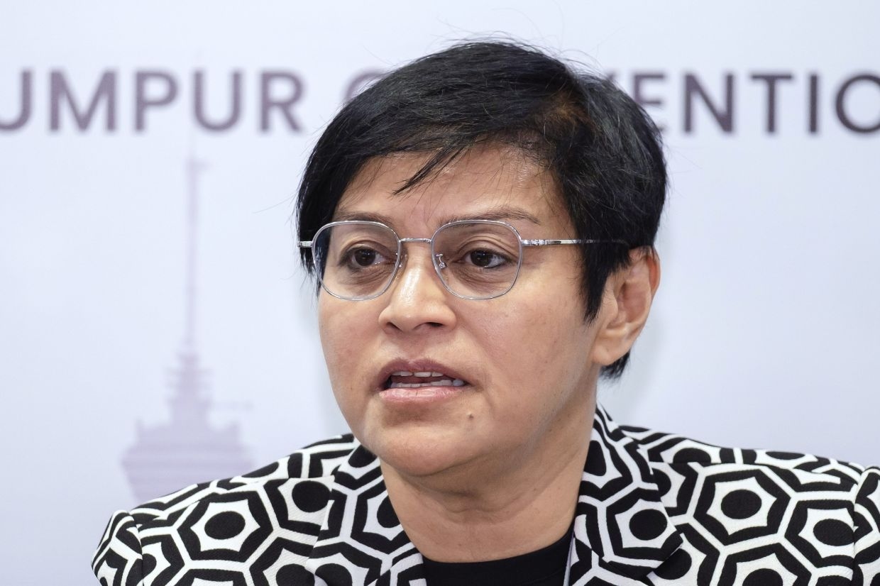 Courts should promote mediation to resolve legal disputes, says Azalina