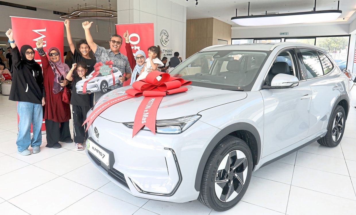 Campaign rewards customers of mall, bank for their loyalty