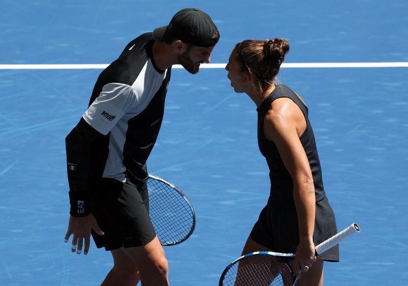 Tennis-Doubles veterans trump singles stars in early mixed matches