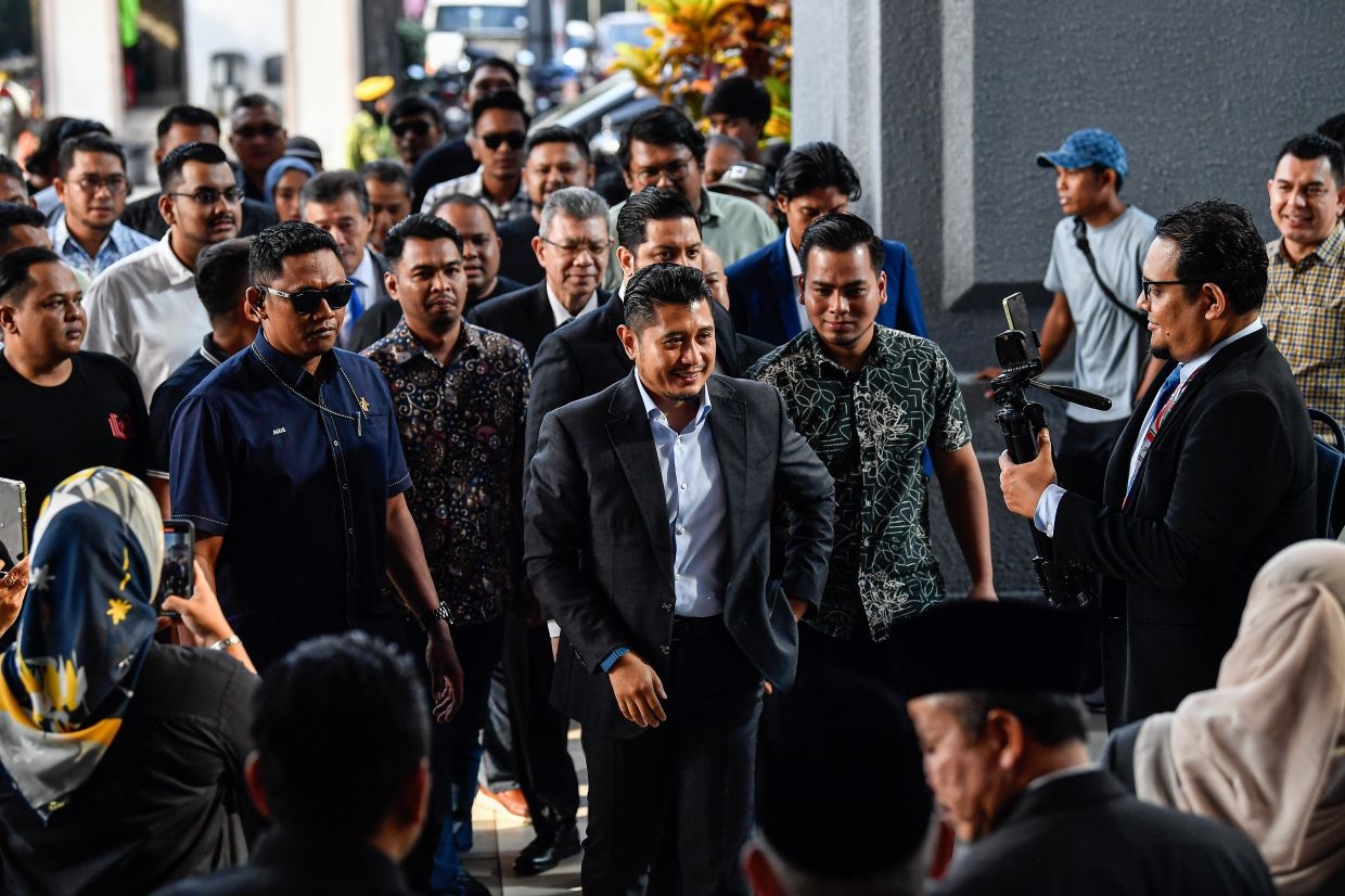 Rep claims trial for online remarks
