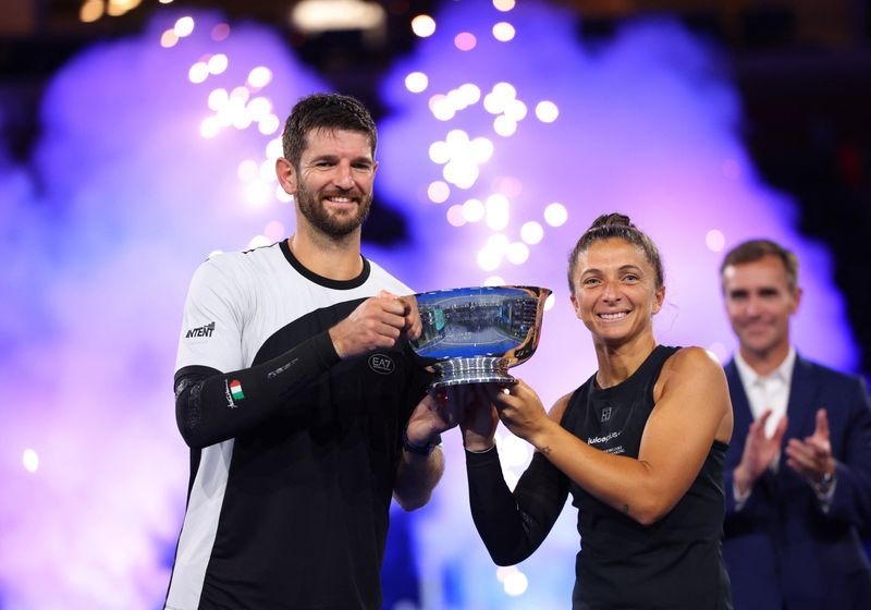 Tennis-Errani, Vavassori fight back to retain US Open mixed doubles crown