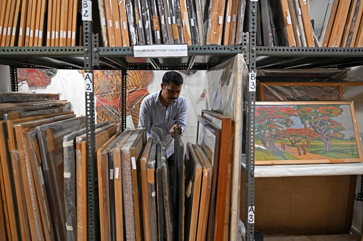 Indian heritage restorers piece together capital's past