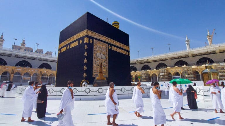 السعودية تلغي قرار فرض لقاح 'الحمى الشوكية' على المعتمرين