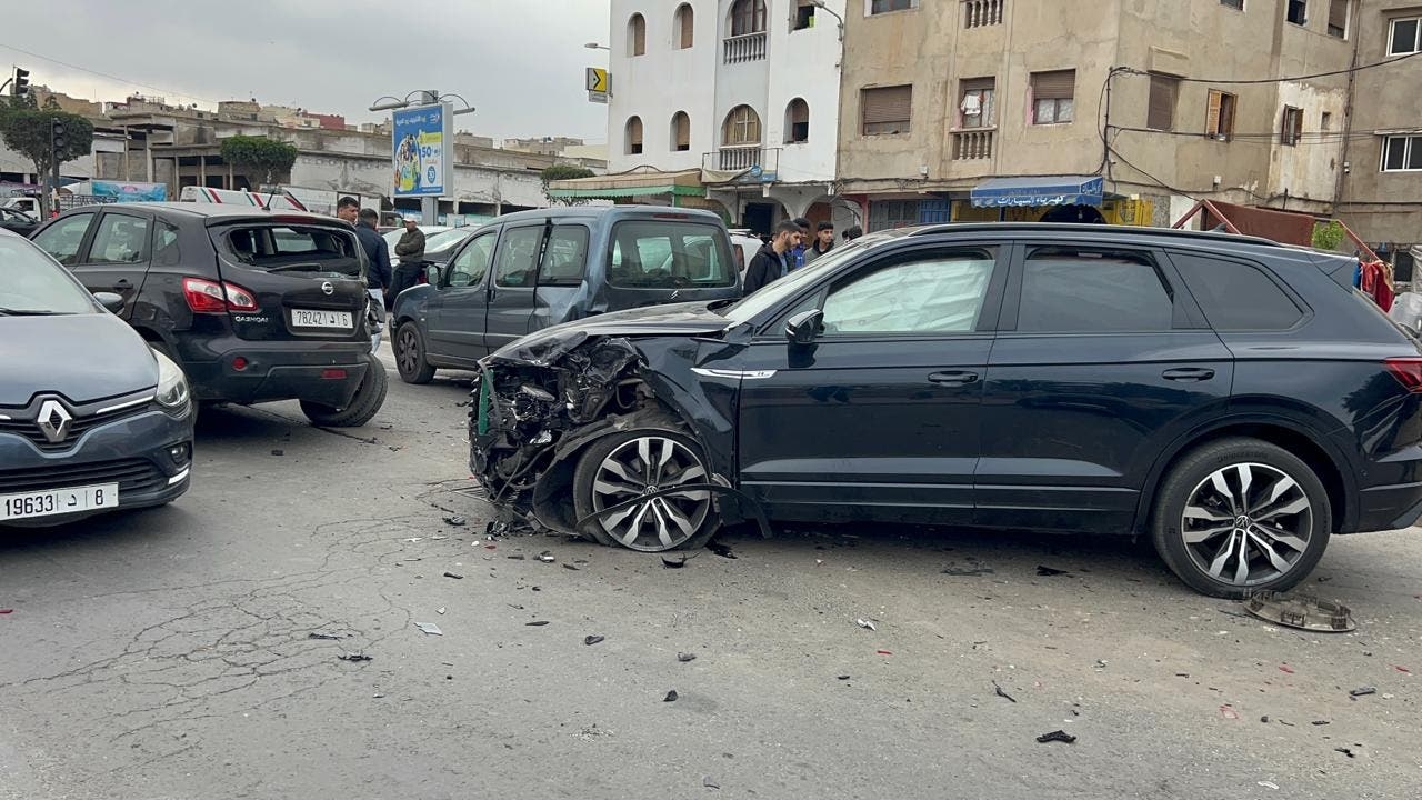 البيضاء.. سكتة قلبية تنهي حياة شخص داخل سيارته وتتسبب في اصطدامها بأخرى (صورة)