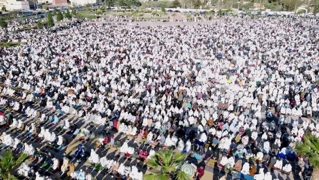جرسيف.. آلاف المصلين يؤَدون صلاة عيد الفطر المبارك