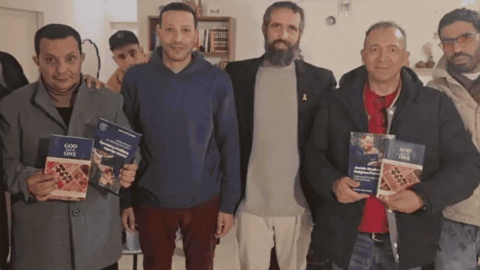 زيارة وفد مغربي إلى إسرائيل.. دعم للحوار أم اصطفاف سياسي في وقت حساس؟