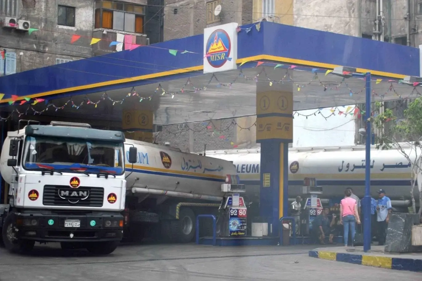 مصر.. بيان حكومي بعد تزايد شكاوى أعطال السيارات بسبب البنزين المعيب